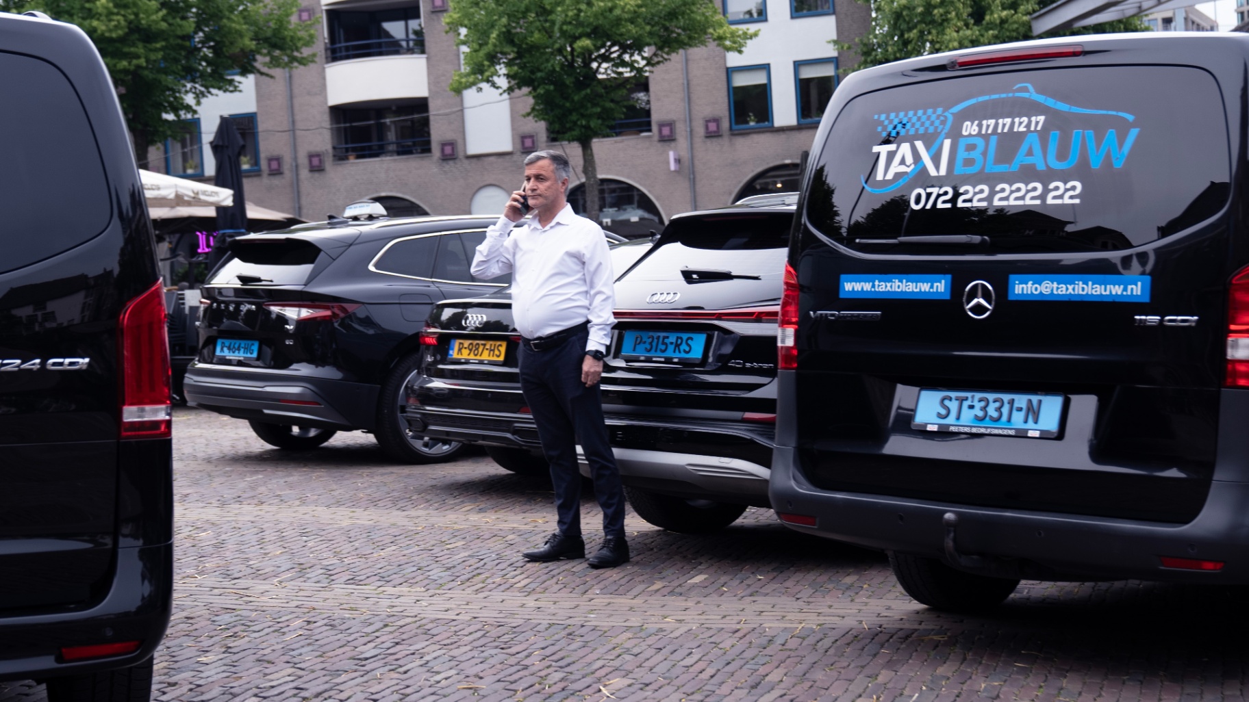 Chauffeur van Taxi Blauw met wagenpark in Alkmaar